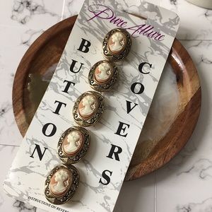 🖤Cameo button cover set